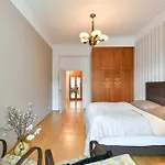 Vinohrady Retreat 2bdr פראג
