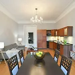 Vinohrady Retreat 2bdr דירה