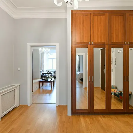 Апартаменты Vinohrady Retreat 2bdr Прага