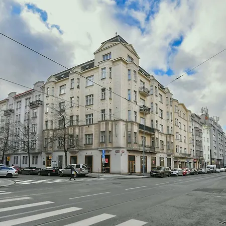 Vinohrady Retreat 2bdr Прага