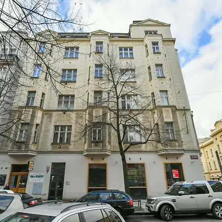 Апартаменты Vinohrady Retreat 2bdr Прага