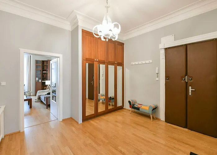 Апартаменты Vinohrady Retreat 2bdr
