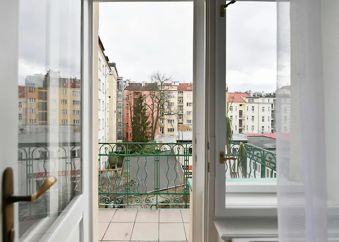 Vinohrady Retreat 2bdr Апартаменты *