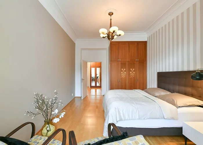 Vinohrady Retreat 2bdr 프라하